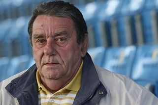 Český hokej truchlí. Zemřel Jan Suchý, jeden z nejlepších obránců své doby - Sport.cz